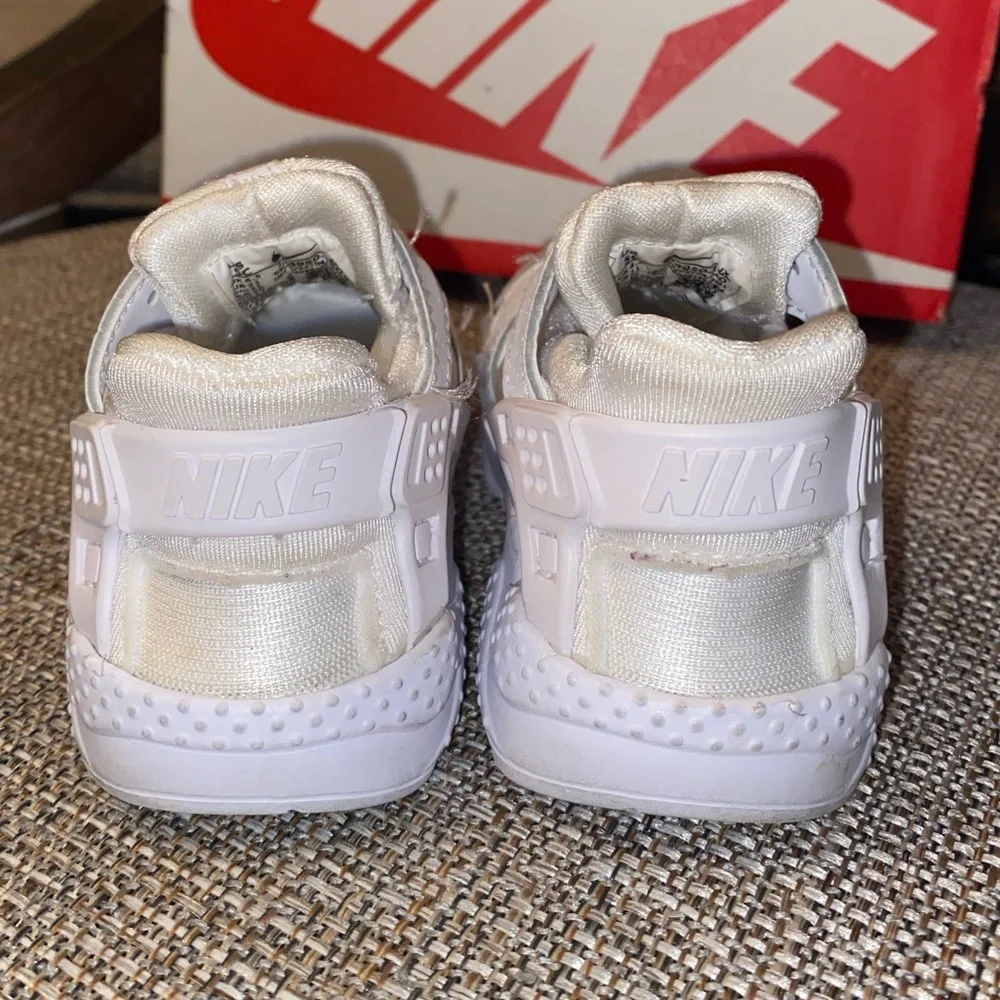 Kids Nike Huarache shoes size 5c - Picture 6 of 7